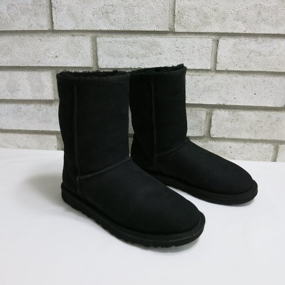 UGG Classic Short 5251Y Australia Insulated Winter Boot Kids Warm Footwear Sz 6 - Picture 2 of 6